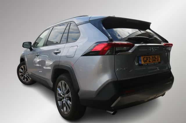 Toyota RAV4 (2024) thumbnail 6