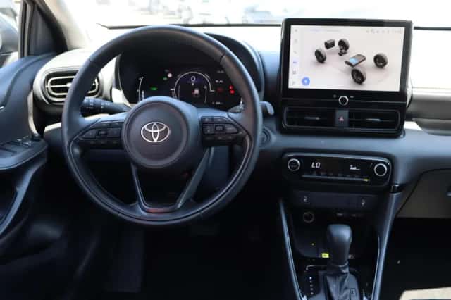 Toyota Yaris (2025) thumbnail 4