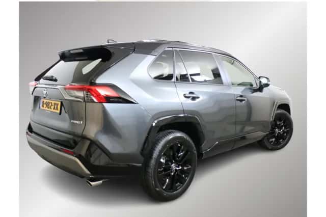 Toyota RAV4 (2023) thumbnail 2