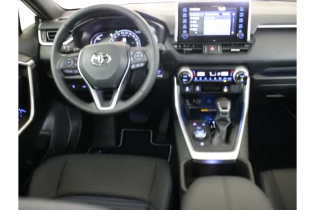 Toyota RAV4 (2023) thumbnail 6