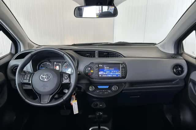 Toyota Yaris (2018) thumbnail 3