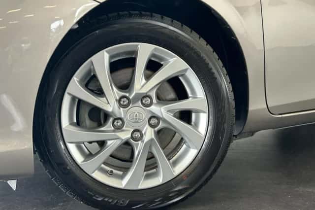 Toyota Auris (2016) thumbnail 6