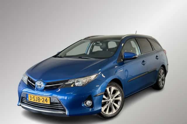 Toyota Auris (2013) thumbnail 1