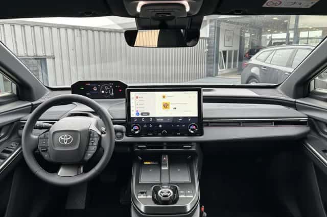 Toyota C-HR+ (2026) thumbnail 3