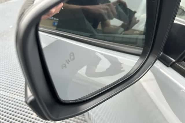 Toyota C-HR+ (2026) thumbnail 6
