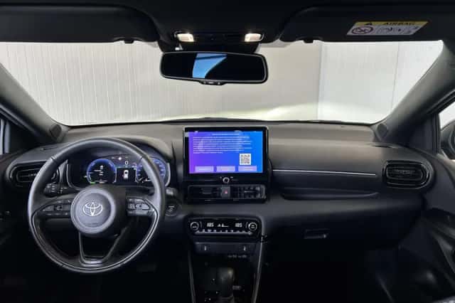Toyota Yaris (2024) thumbnail 3