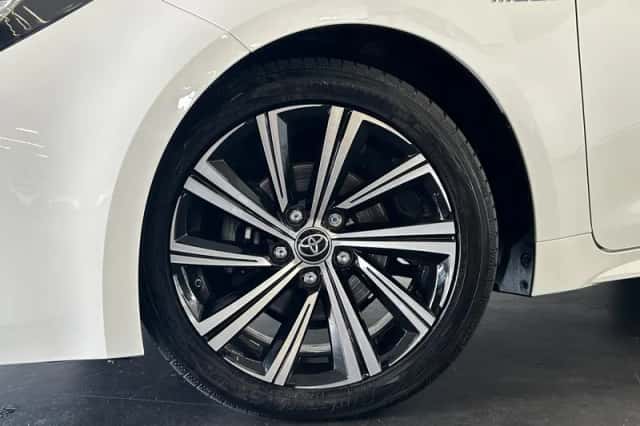 Toyota Corolla (2023) thumbnail 5