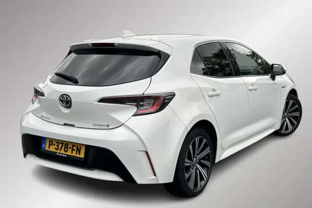 Toyota Corolla (2022) thumbnail 2