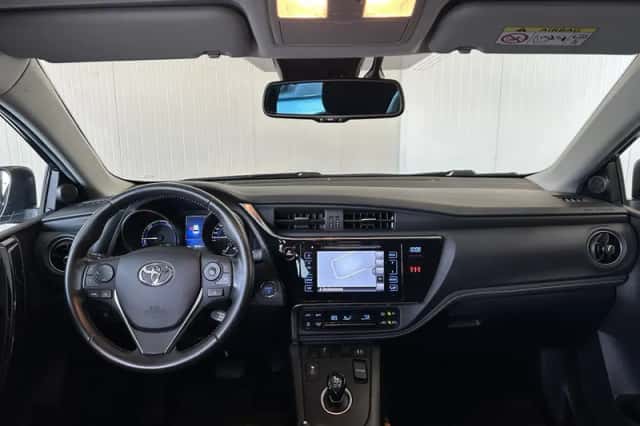 Toyota Auris (2019) thumbnail 3