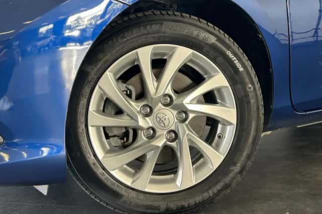 Toyota Auris (2019) thumbnail 5