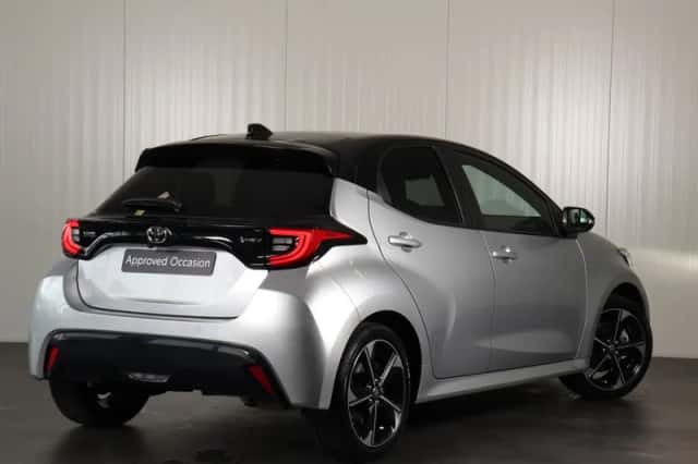 Toyota Yaris (2024) thumbnail 2