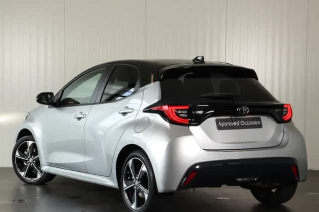 Toyota Yaris (2024) thumbnail 4