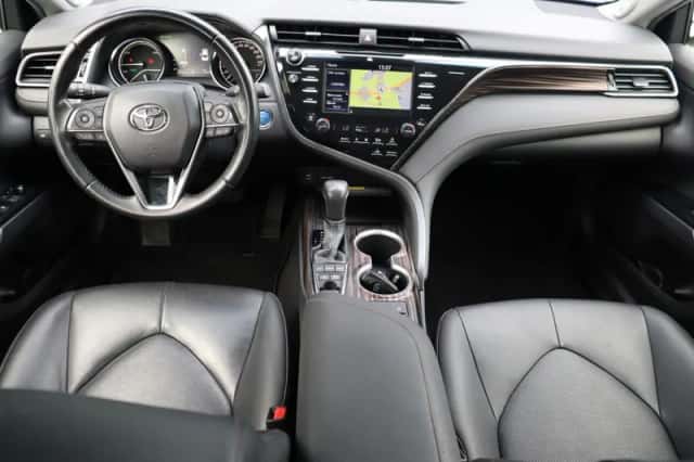 Toyota Camry (2019) thumbnail 3