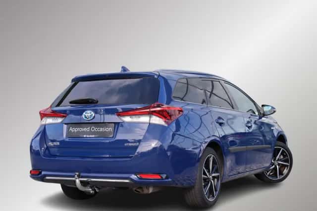 Toyota Auris (2018) thumbnail 2