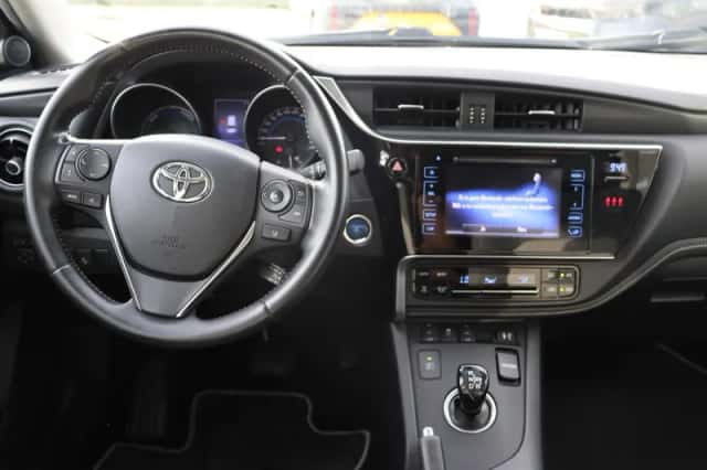 Toyota Auris (2018) thumbnail 4