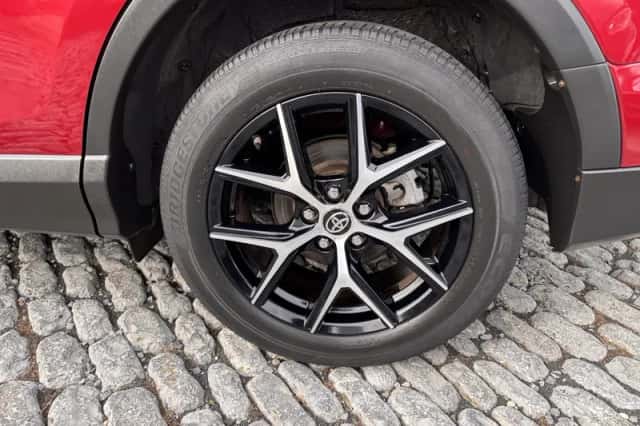 Toyota RAV4 (2018) thumbnail 5