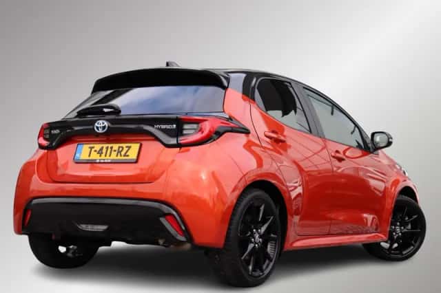 Toyota Yaris (2023) thumbnail 2