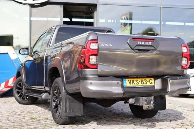 Toyota Hilux (2021) thumbnail 5