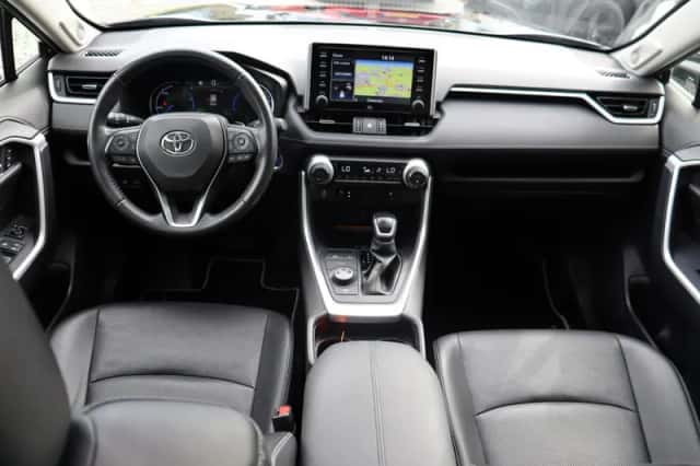 Toyota RAV4 (2021) thumbnail 4