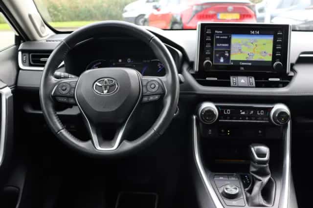 Toyota RAV4 (2021) thumbnail 5