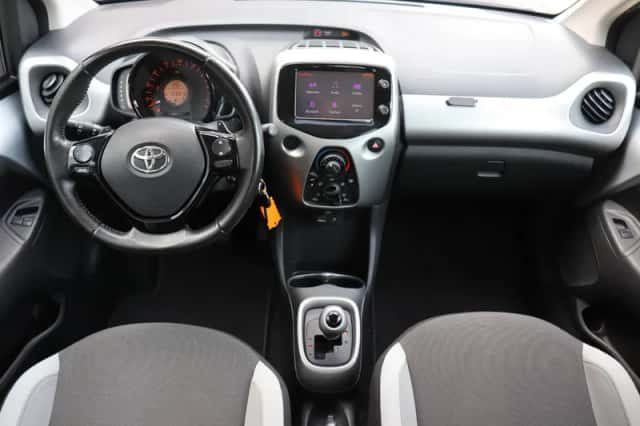 Toyota Aygo (2015) thumbnail 3