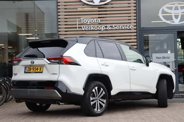 Toyota RAV4 (2019) thumbnail 2