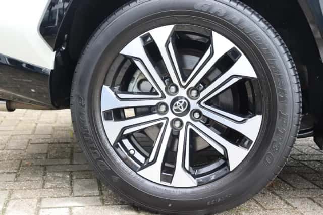 Toyota RAV4 (2019) thumbnail 3