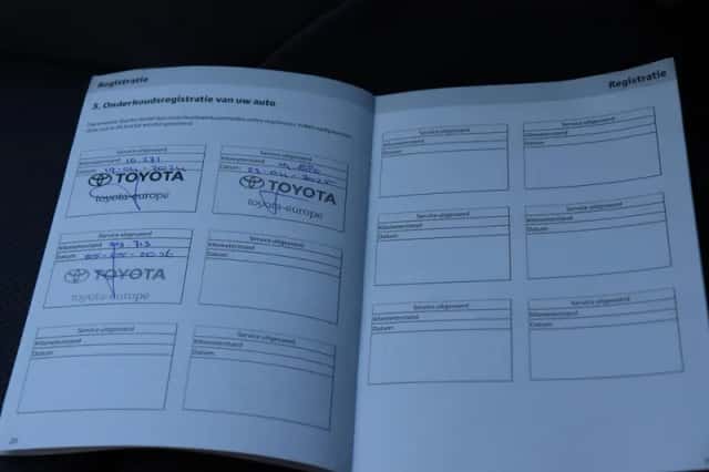 Toyota RAV4 (2023) thumbnail 5
