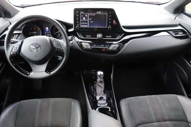 Toyota C-HR (2021) thumbnail 4