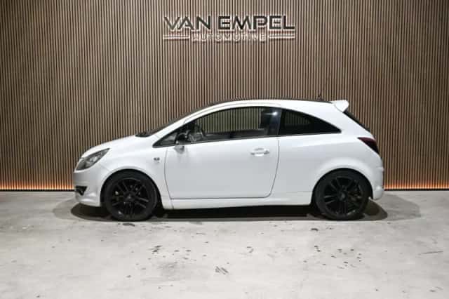 Opel Corsa (2009) thumbnail 2