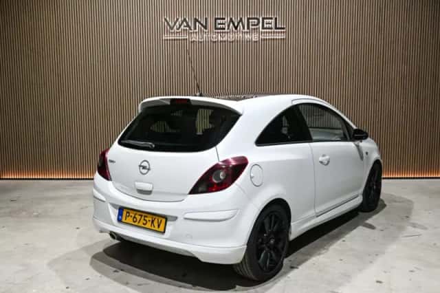 Opel Corsa (2009) thumbnail 4