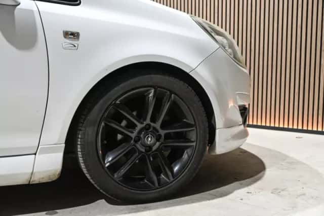 Opel Corsa (2009) thumbnail 6