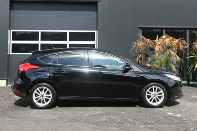 Ford Focus (2016) thumbnail 2