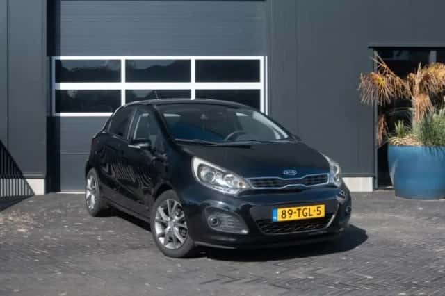 Kia Rio (2012) thumbnail 1