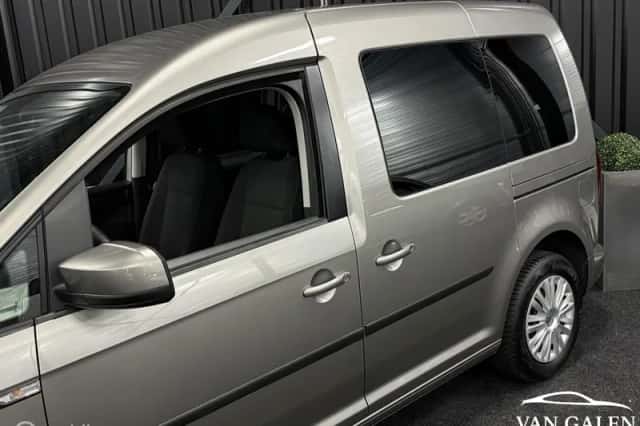 Volkswagen Caddy (2016) thumbnail 3