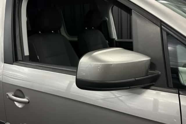 Volkswagen Caddy (2016) thumbnail 6