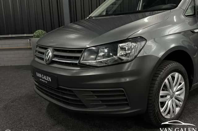 Volkswagen Caddy (2015) thumbnail 2