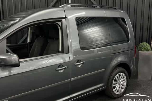 Volkswagen Caddy (2015) thumbnail 3