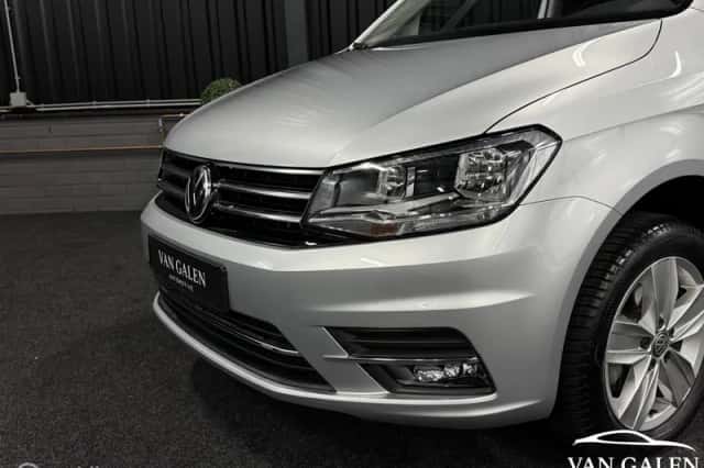 Volkswagen Caddy (2016) thumbnail 2
