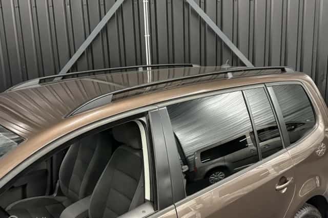 Volkswagen Touran (2011) thumbnail 6