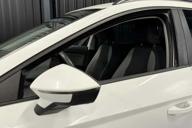 SEAT Leon (2014) thumbnail 4