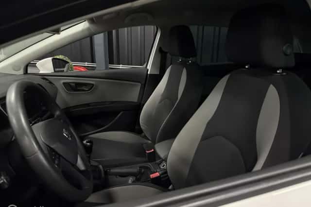 SEAT Leon (2014) thumbnail 5
