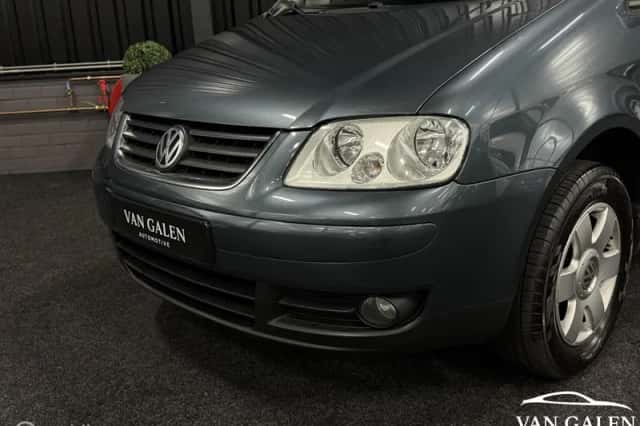 Volkswagen Caddy (2009) thumbnail 3