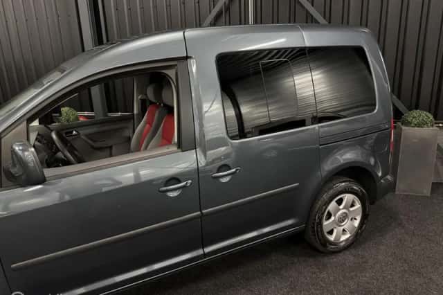 Volkswagen Caddy (2009) thumbnail 4