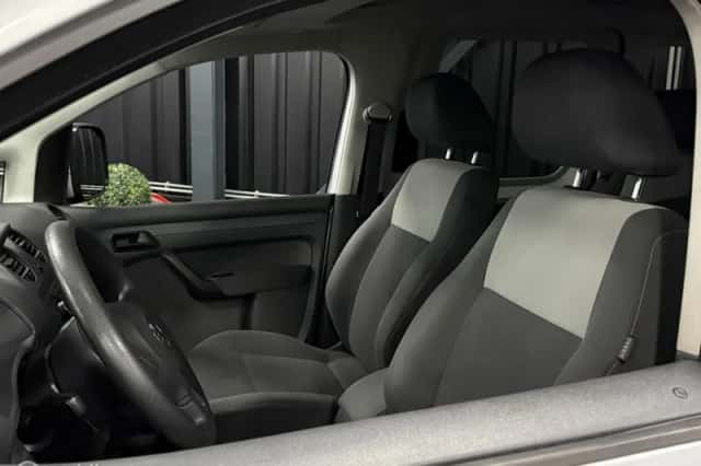 Volkswagen Caddy (2011) thumbnail 4