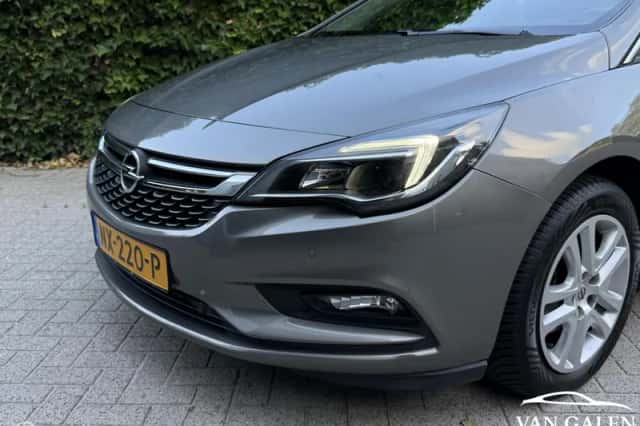 Opel Astra (2017) thumbnail 2