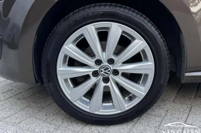Volkswagen Polo (2011) thumbnail 3