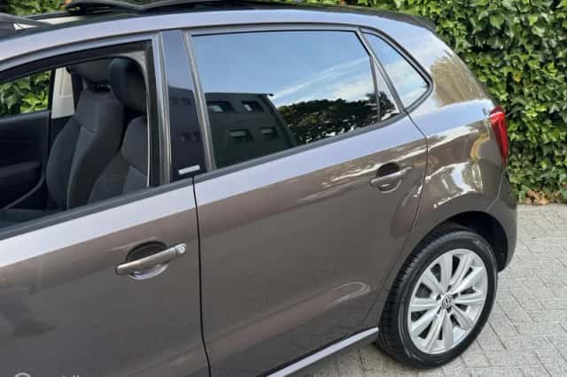 Volkswagen Polo (2011) thumbnail 6