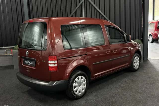 Volkswagen Caddy (2011) thumbnail 5