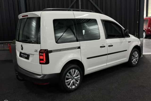 Volkswagen Caddy (2015) thumbnail 5